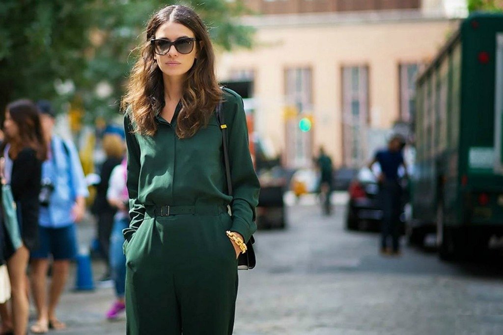 Зеленый цвет в одежде: кому подойдет и с чем его носить, чтобы выглядеть модно